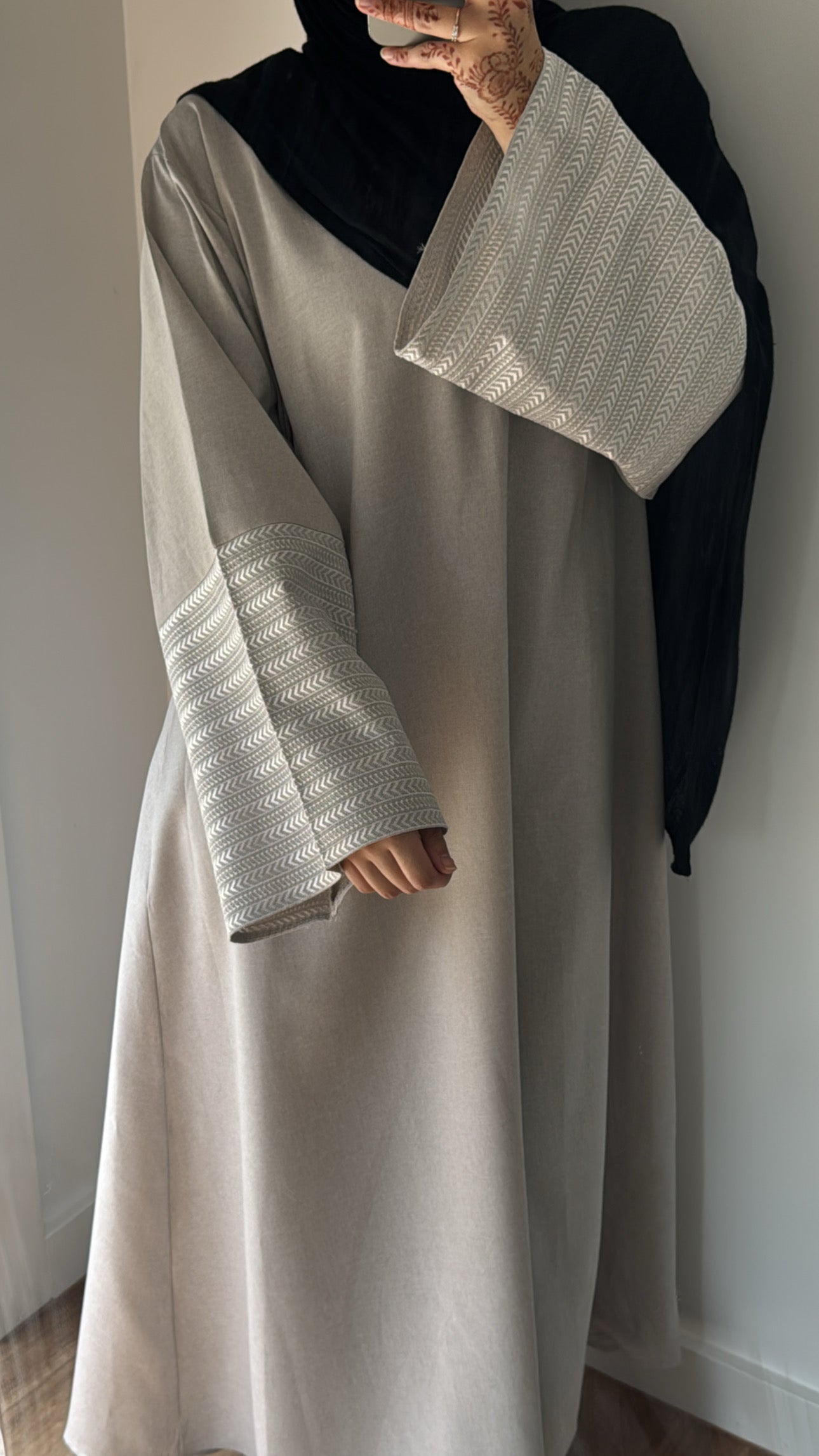 Nyla Abaya | Stone