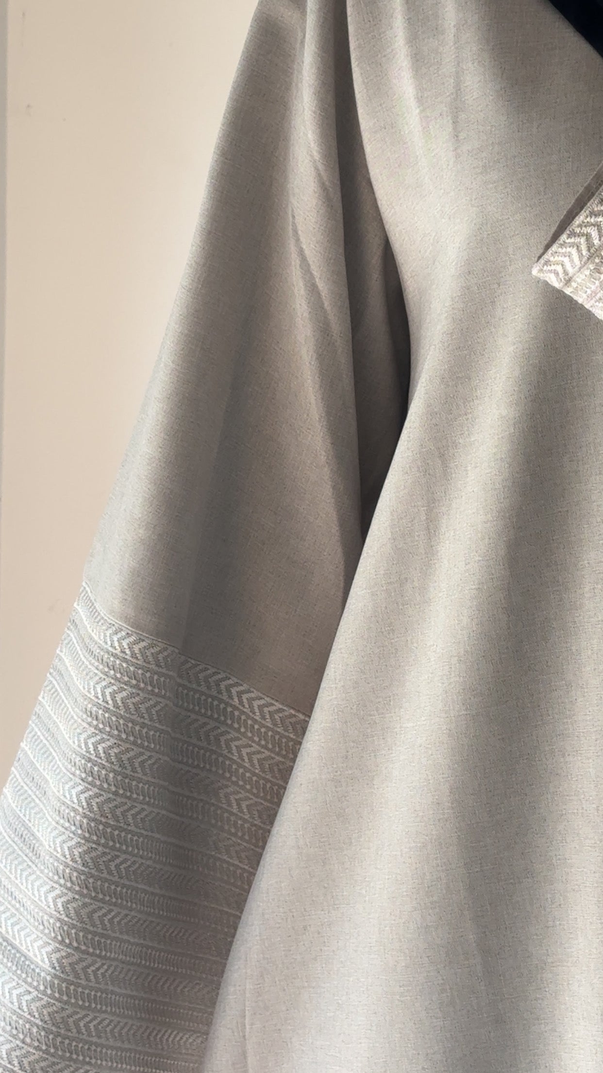 Nyla Abaya | Stone