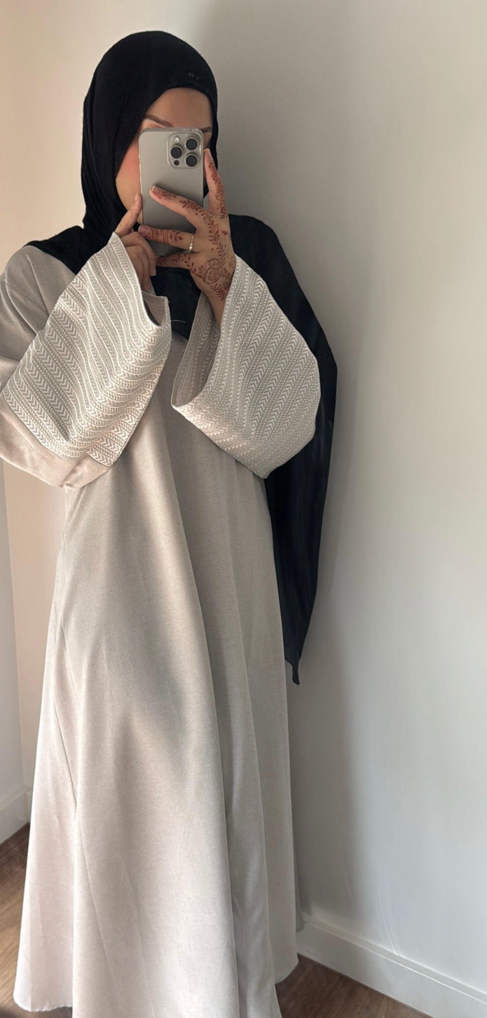 Nyla Abaya | Stone